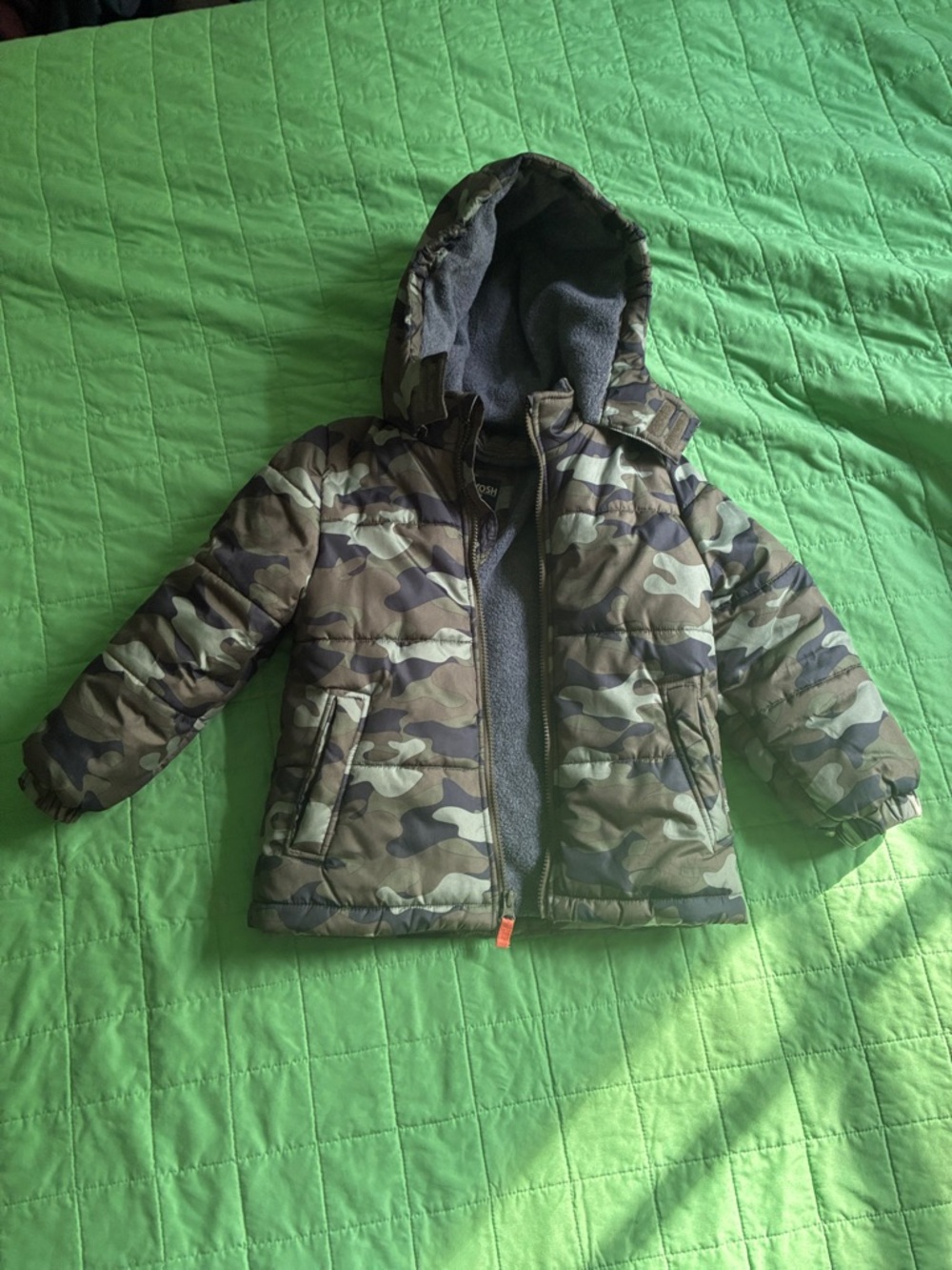 OshKosh kids XS camo insulated coat